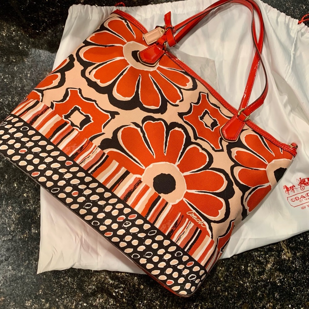 Coach Poppy tote Orange flowers 🌺 !